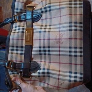 Burberry purse